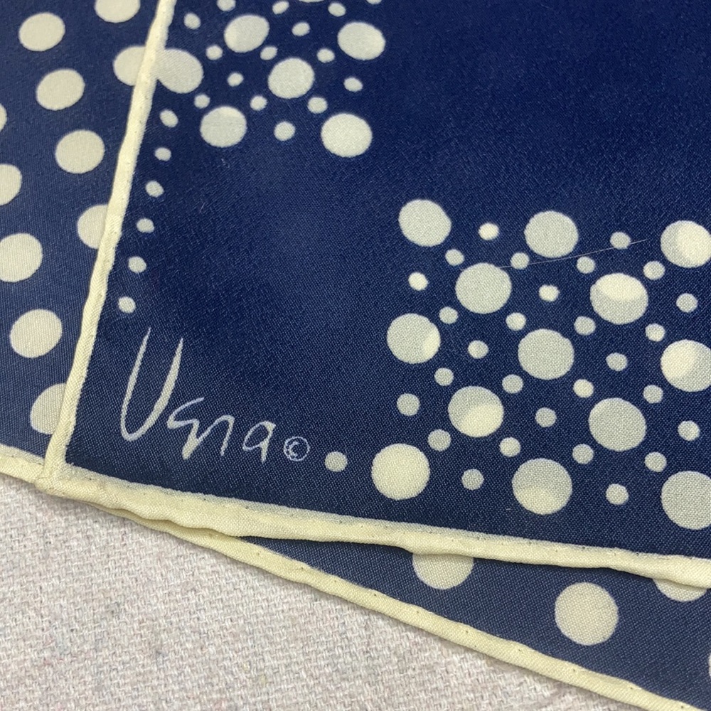 Vera Scarf - Picture 2 of 7